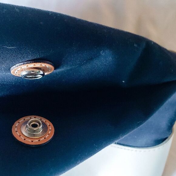 Coach Tote Bag - Picture 9 of 15